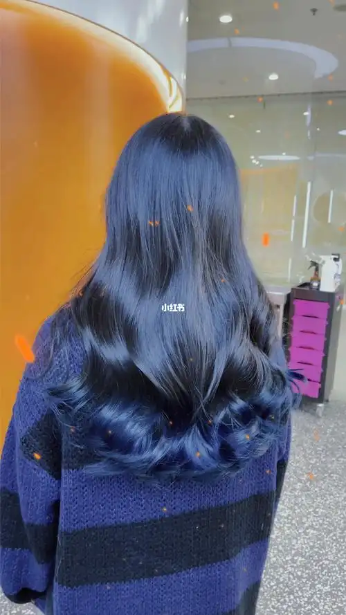 星空染 蓝尾_星空_发型_恒隆广场怎么样_挑染_染发_减龄_探店_新年去