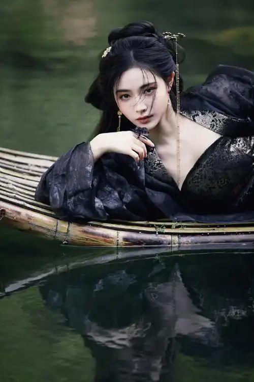 许佳琪七夕古风写真##许佳琪古风撑伞氛围感