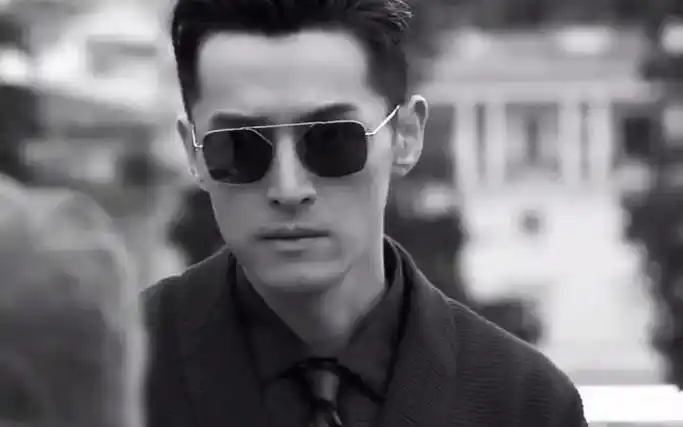 霸气出场 #胡歌 给大家看看我男朋友 97