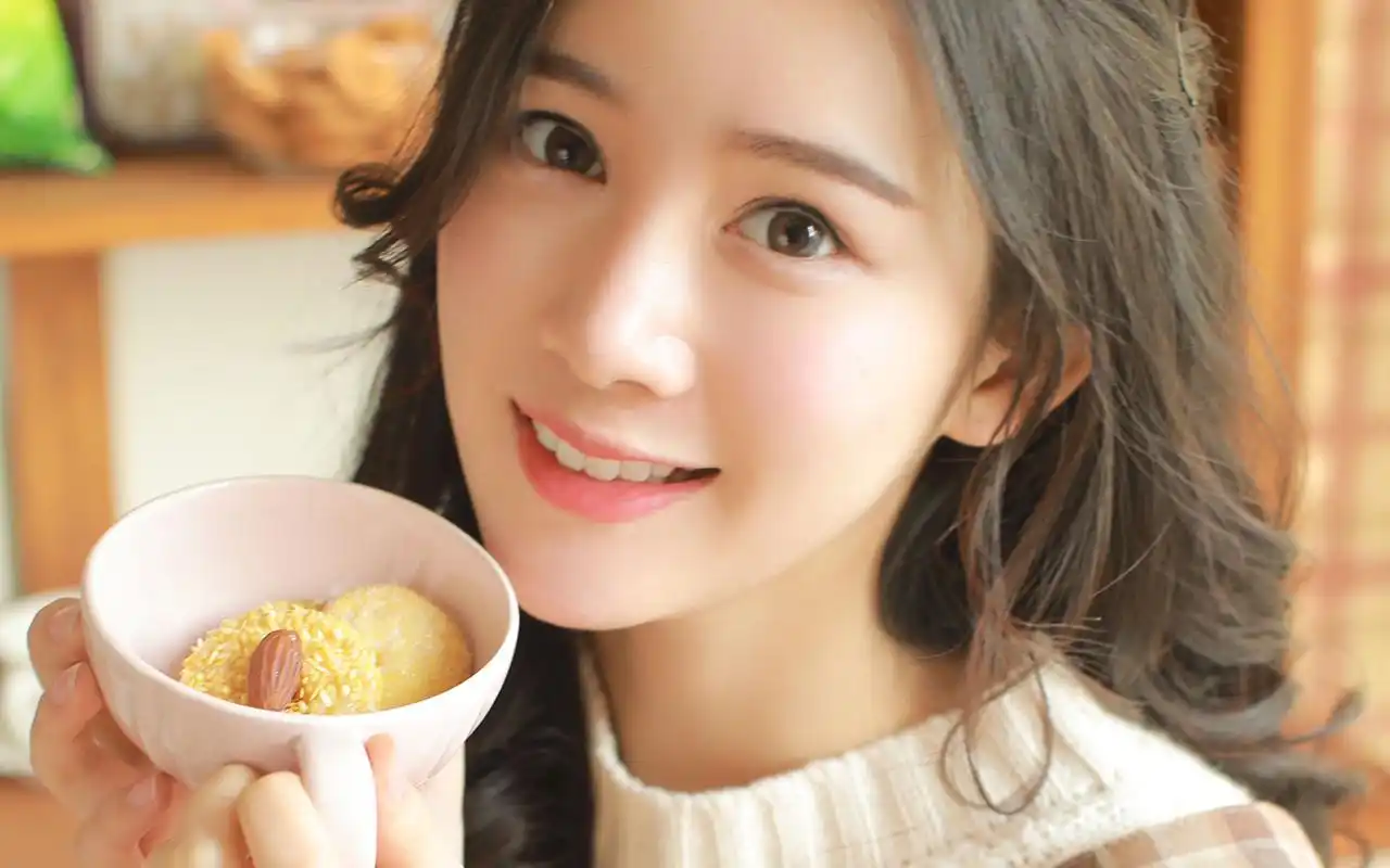 性感白嫩美女诱惑写真高清电脑桌面壁纸