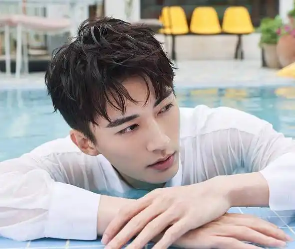 刘学义自带美颜滤镜,古装造型仙气十足,光头都能帅出新高度_观众_风格