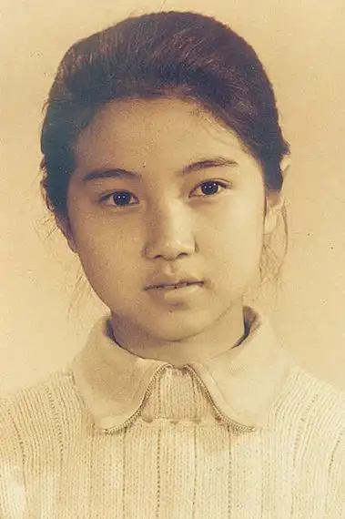 颜丙燕做客生日会张铁林嫌着装露肉多