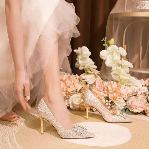 尖头婚鞋女2024年新款主婚纱新娘鞋伴娘鞋法式水晶高跟鞋-阿里巴巴