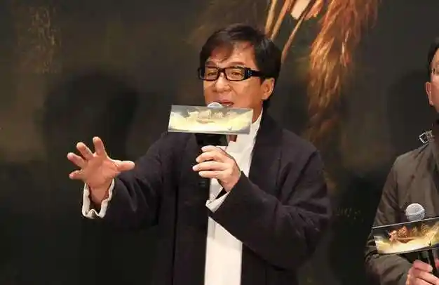 元华和洪金宝认可李小龙的功夫成龙却表达不屑