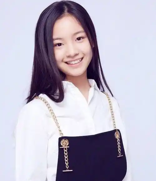 《二十不惑》姜小果人设好评如潮,关晓彤不讨喜,李庚希无存在感_梁爽