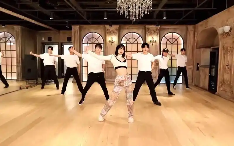 lisa最新舞蹈we rock练习室完整版