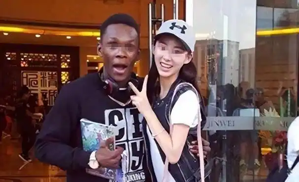 听到舍友的话并没有让陈怡打消这个念头,反而认为她对布力是非洲人的