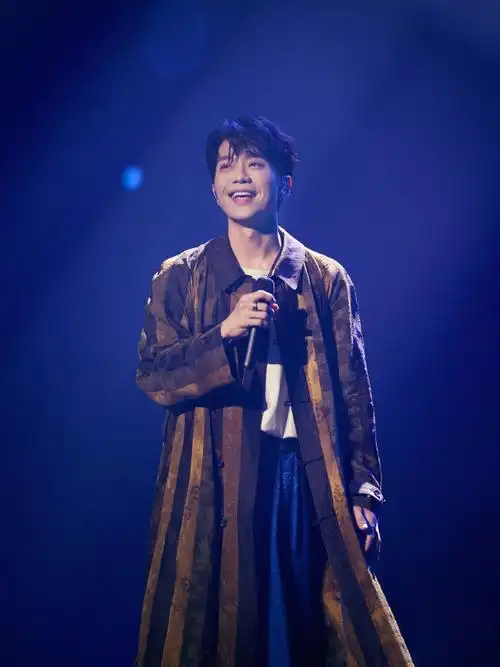 张栋梁第21个故事巡回演唱会官宣