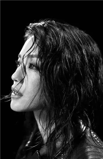 湿发尽显"男友力"?这样的舒淇很少有人见过