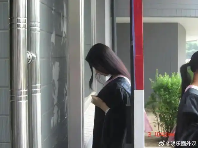 考古刘亦菲北电毕业照 676767 这时候才19岁吧 美的像另一个