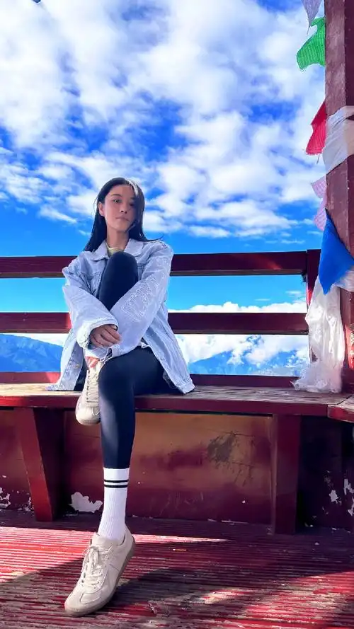 素颜美女张馨予享受生活照片