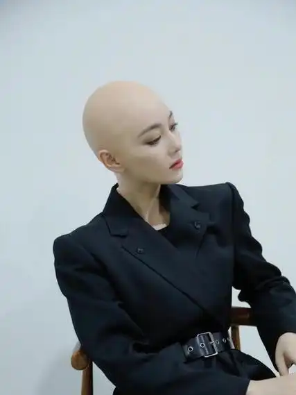 果然光头是最能考验美女颜值的,9位光头女星,哪个惊艳到了你?