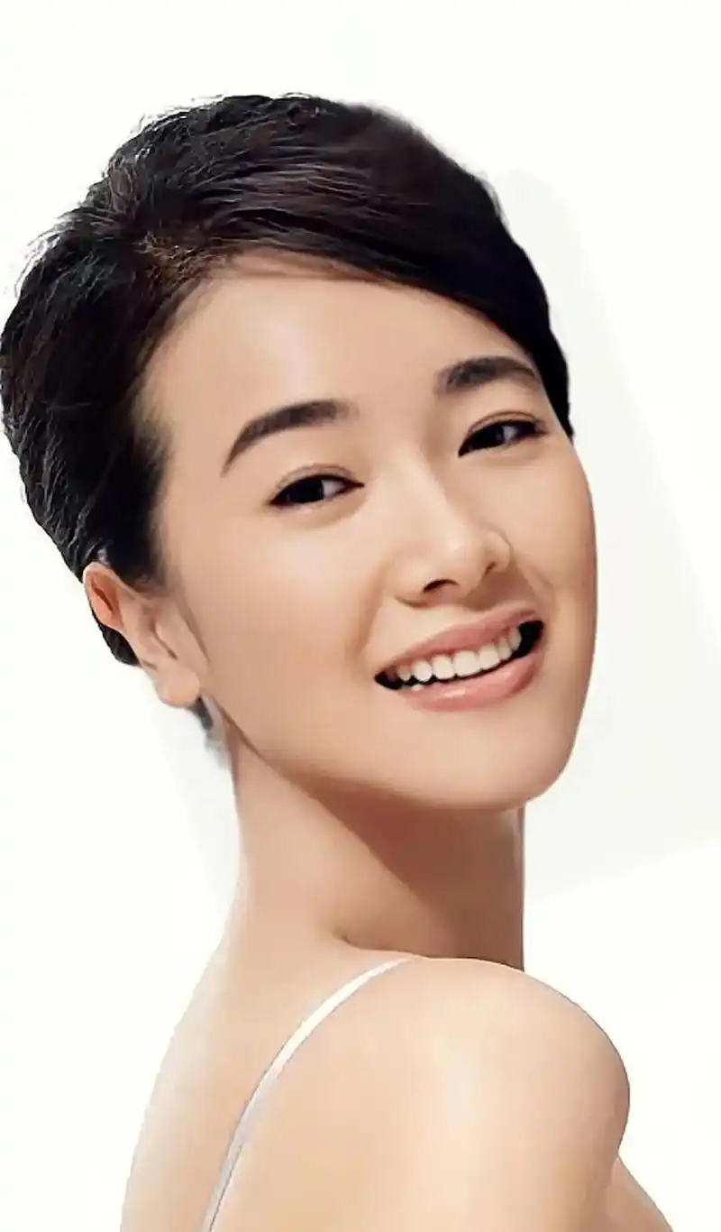 左小青:温婉演技派的璀璨明星 左小青,1977年出生于湖南长沙,毕业于