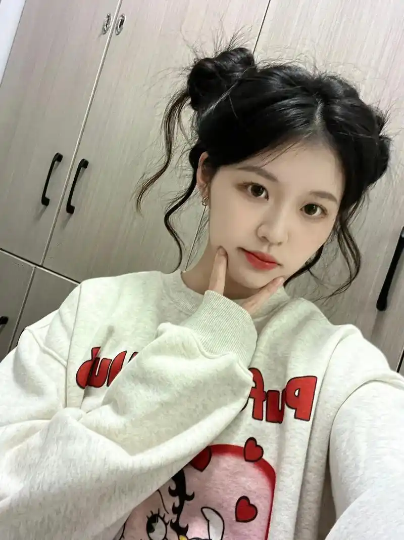 我的炸毛双丸子头.#分享照片 - 抖音