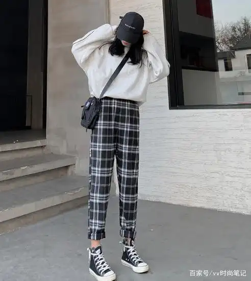 2,格子裤搭配西装