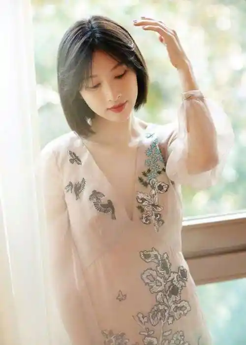 38岁张俪,饱满性感韵味十足啊!_身材_挑战_独立