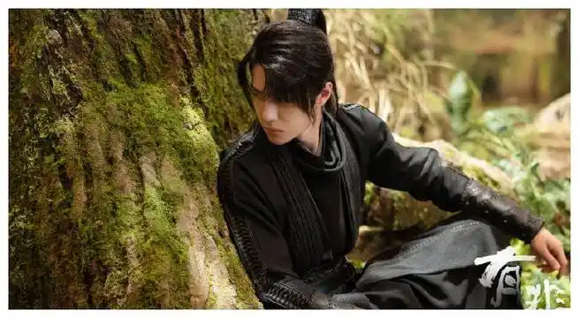 新剧发布剧照,赵丽颖英姿飒爽,王一博帅气英武