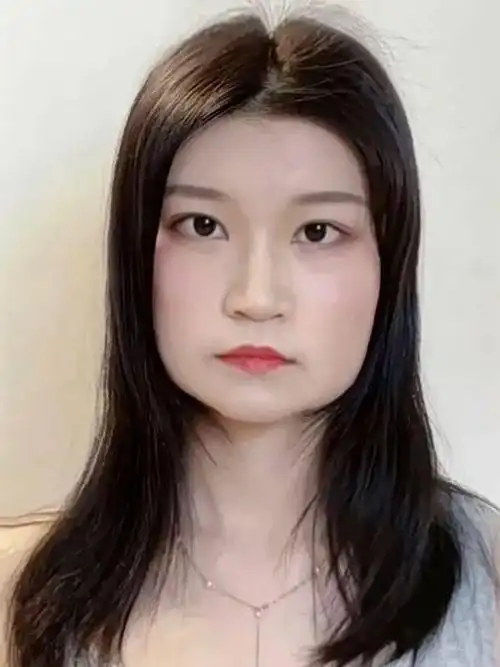 果然方脸的女生太假了