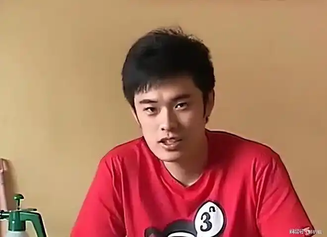 刚开始《爱情公寓》剧照在全国选拨年轻演员,而陈赫看着身边的同学都