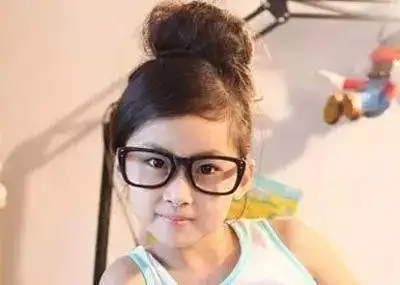 秋天到,几款童真俏丽的儿童丸子头发型