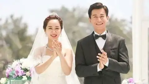 杨紫的9张"结婚照",和谁都面如死灰,唯独与他才发自内心微笑