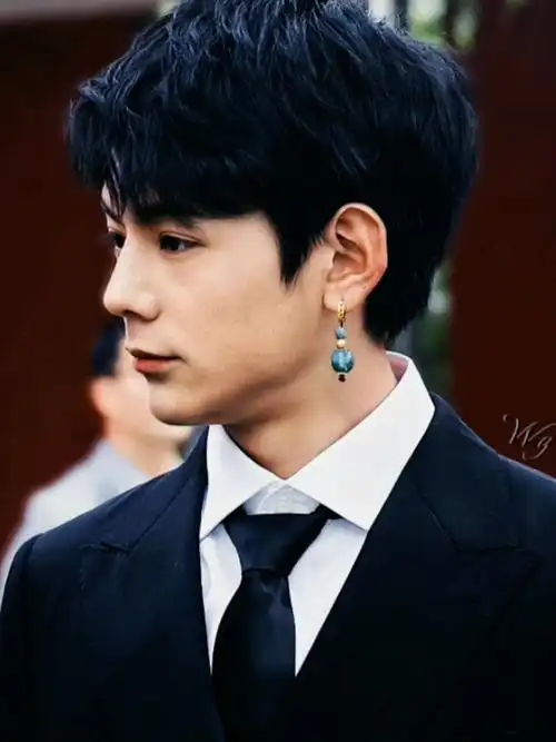 丁真的西装合集