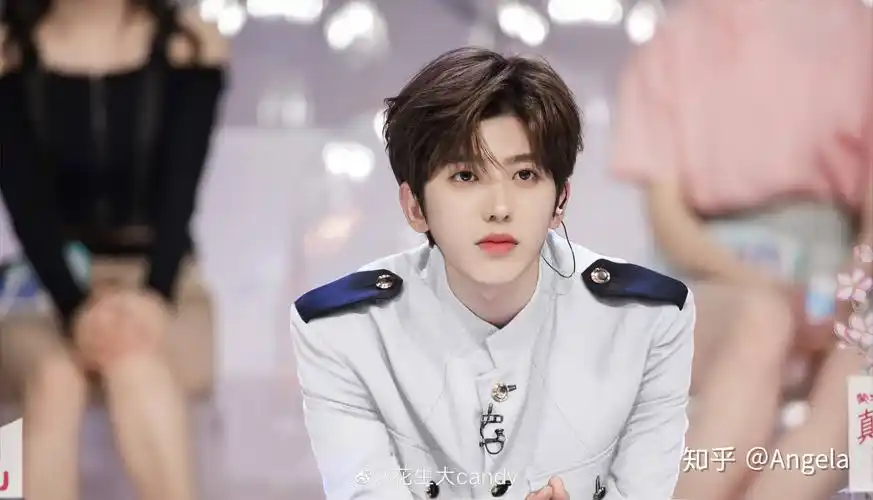 有没有适合苹果x以上的蔡徐坤全面屏壁纸啊? - 知乎