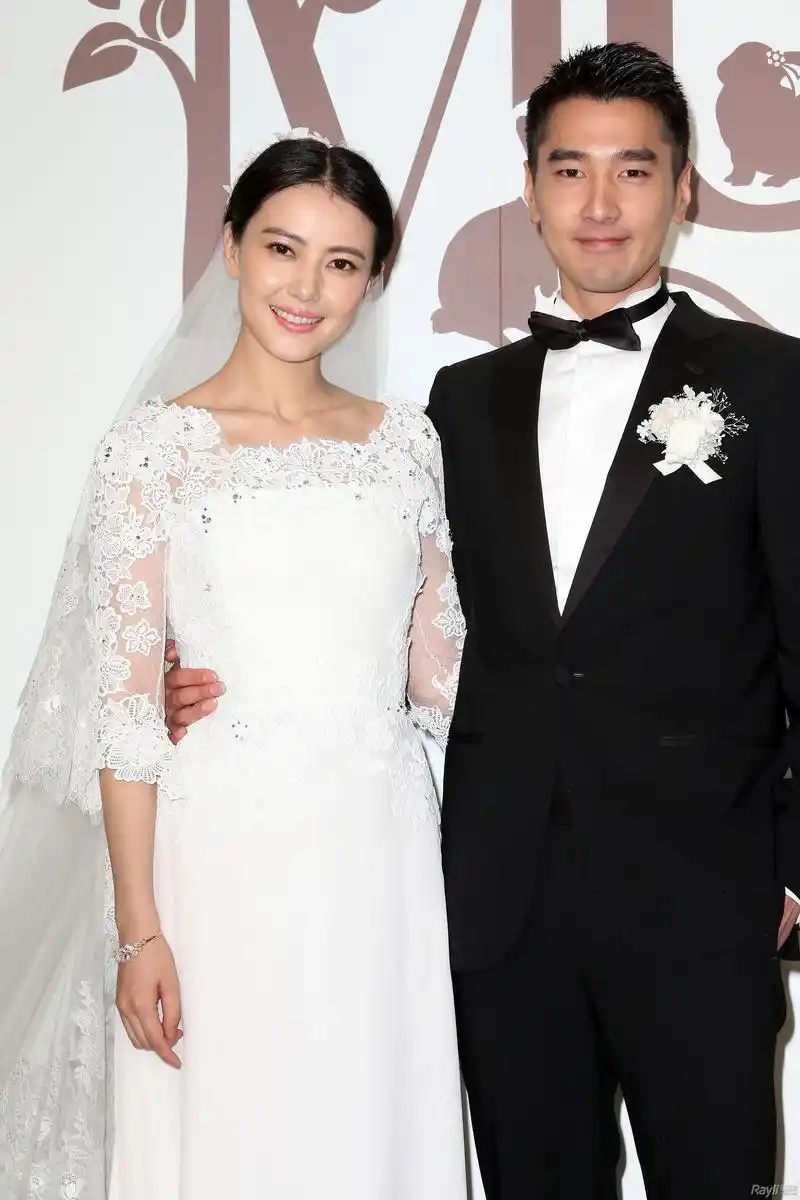 娱乐圈这位逆生长大叔级主持人竟还主持婚礼?谢娜:他主持准幸福