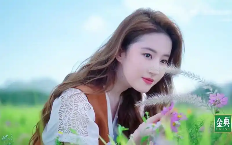 刘亦菲最新金典牛奶广告