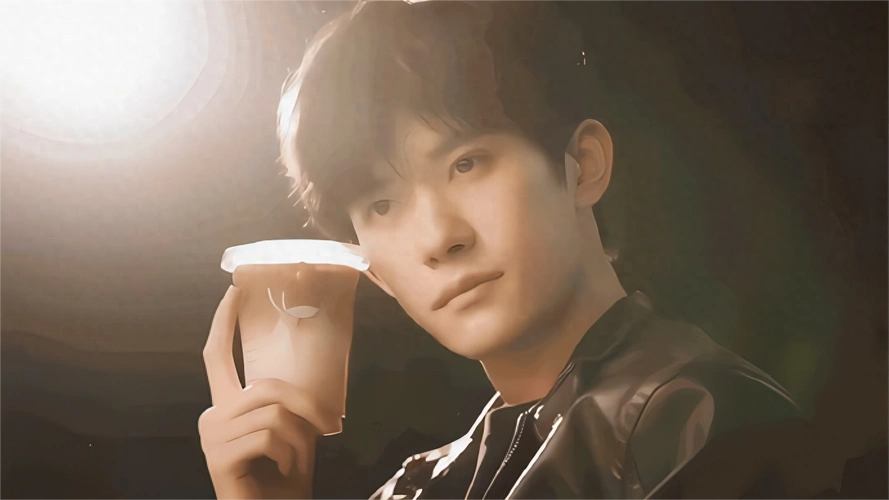 易烊千玺,请放过那瓶茅台_瑞幸_偶像_品牌