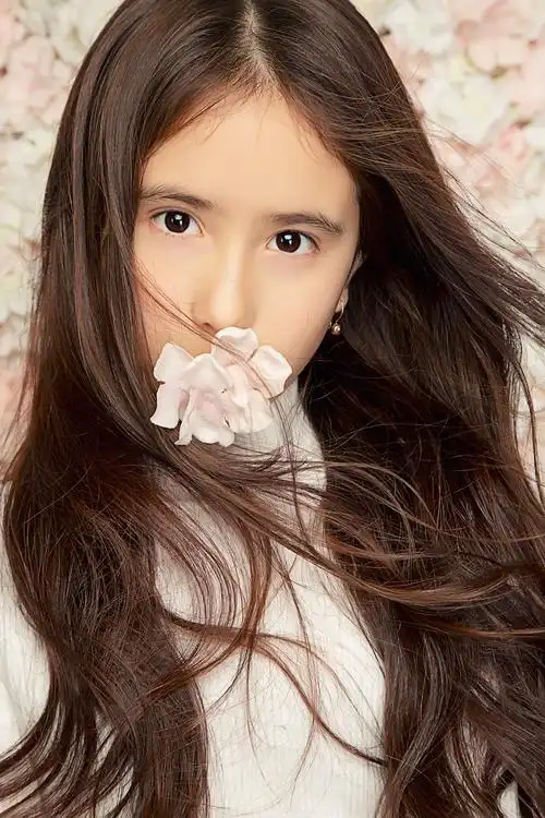 作为一名混血儿,长相上极具异国风情!童话故事中的公主不仅形象