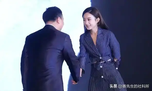 以冯绍峰视角看赵丽颖我那大杀四方的前妻如今到底有多牛