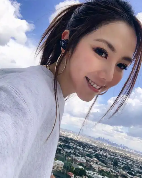 邓紫棋自拍7