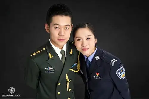 情侣军人写真