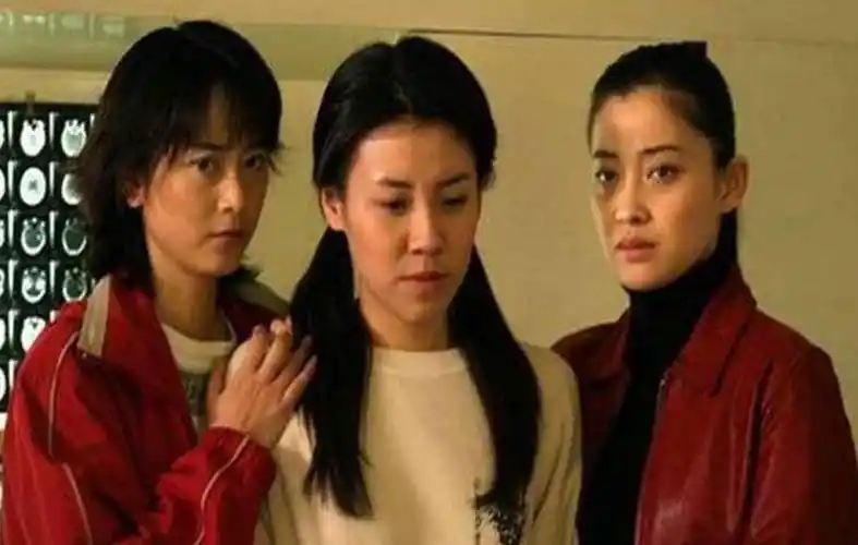 生活可能不仅仅是精彩纷呈的舞台剧,更是需要我们用心去经营的小幸福.