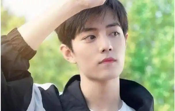 肖战为未来女友画像,首次公开另一半形象,网友:这不那谁吗?