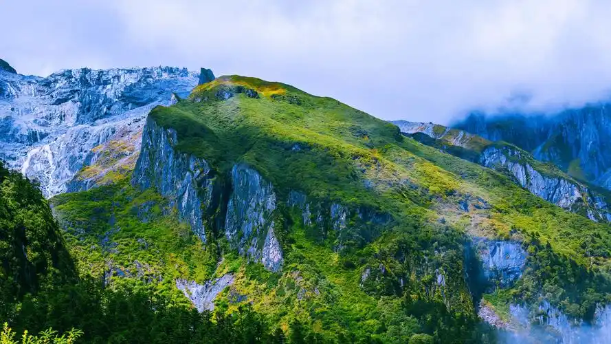安装元气桌面,海量壁纸一键设置尺寸:3840x2160体积:2.