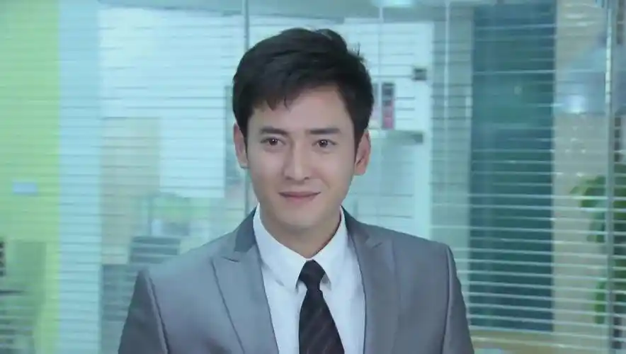 韩栋:中南大学学霸出身,从国企土木男到古装美男,他43岁有妻有女_周斯