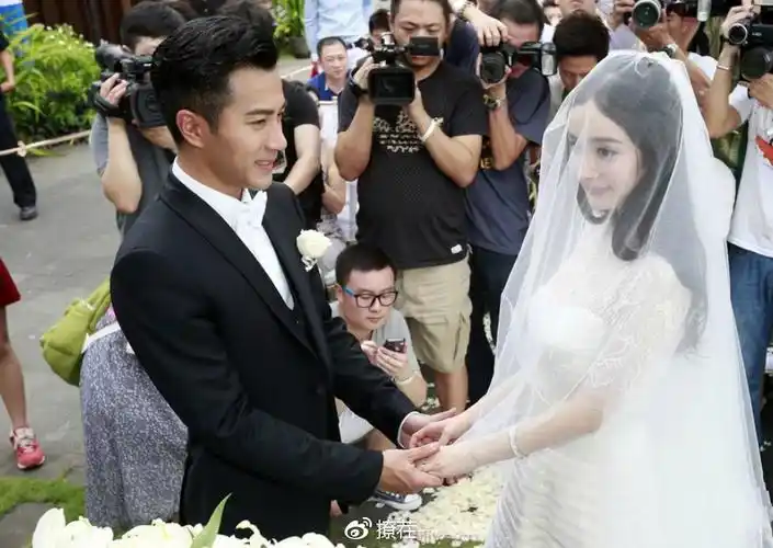 刘恺威   杨幂结婚照