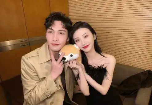 q3:张彬彬看景甜的眼神登上热搜,他的眼神是怎样的?