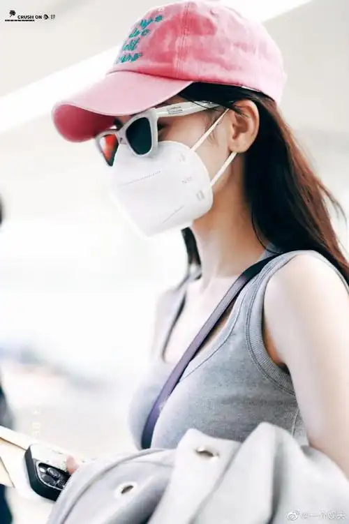 迪丽热巴私服穿搭##迪丽热巴的机场穿搭