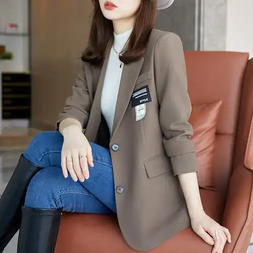 女设计感休闲减龄贴标网红炸街时尚西服休闲上衣春秋通勤商务正装西服