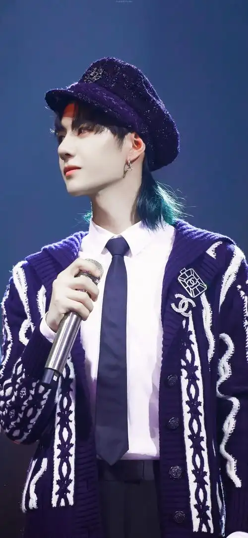 创造101 修图 @uniq-王一博 (星星在发光) cr