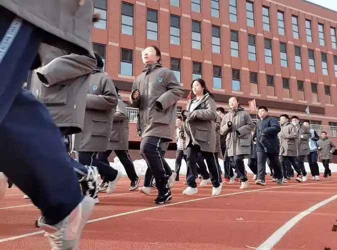 长春热门高中校服颜值大盘点!哪所学校赢了?_实验_祝新高_解放大路