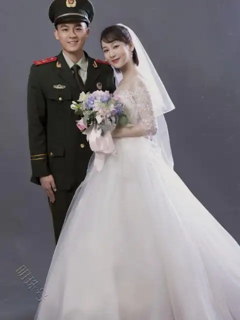 杨紫与男友拍婚纱照, 杨紫笑容满面_深圳热线