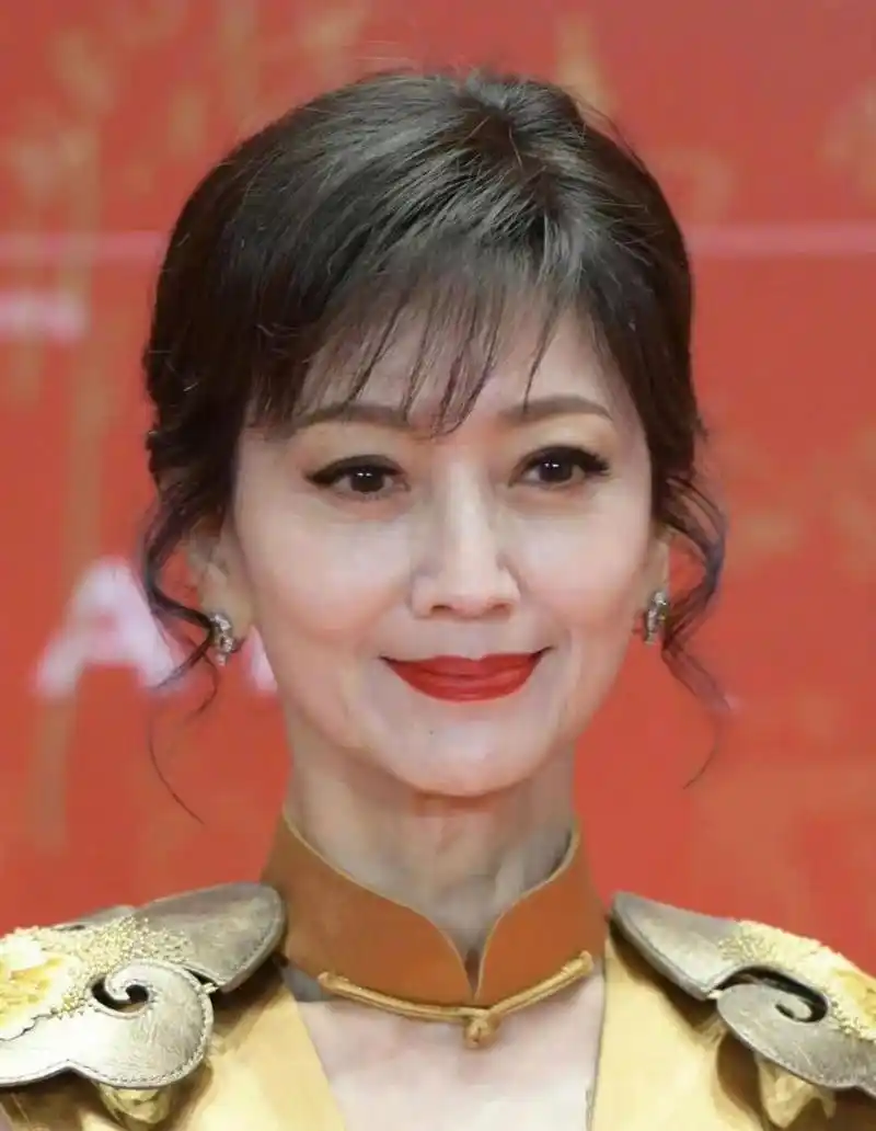 赵雅芝自然老去