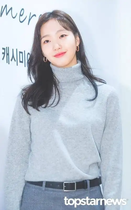 金高银真的是典型的韩国人长相