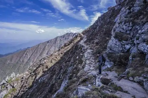 大美秦岭最高峰