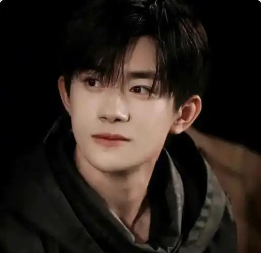 易烊千玺这个年纪,简直帅得掉渣!