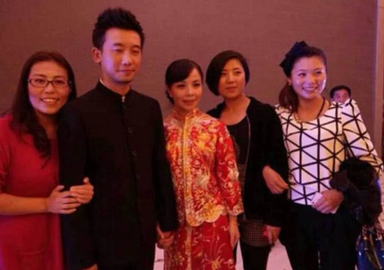 王二妮婚后变村姑,因丈夫不体贴被"横刀夺爱"关系暧昧